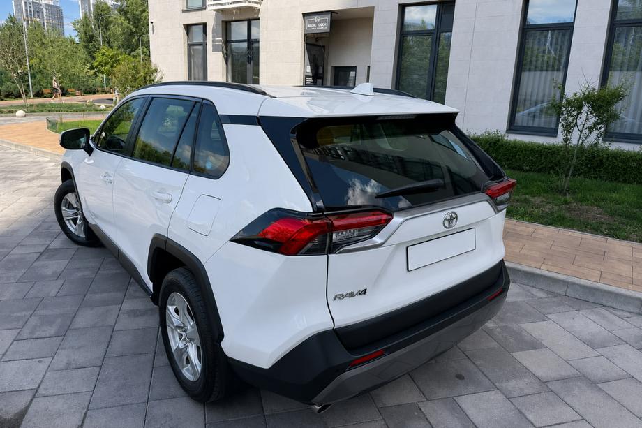 Toyota Rav 4 2019–2025 Integrētie jumta reliņi melni OEM V2 (alumīnijs) Image