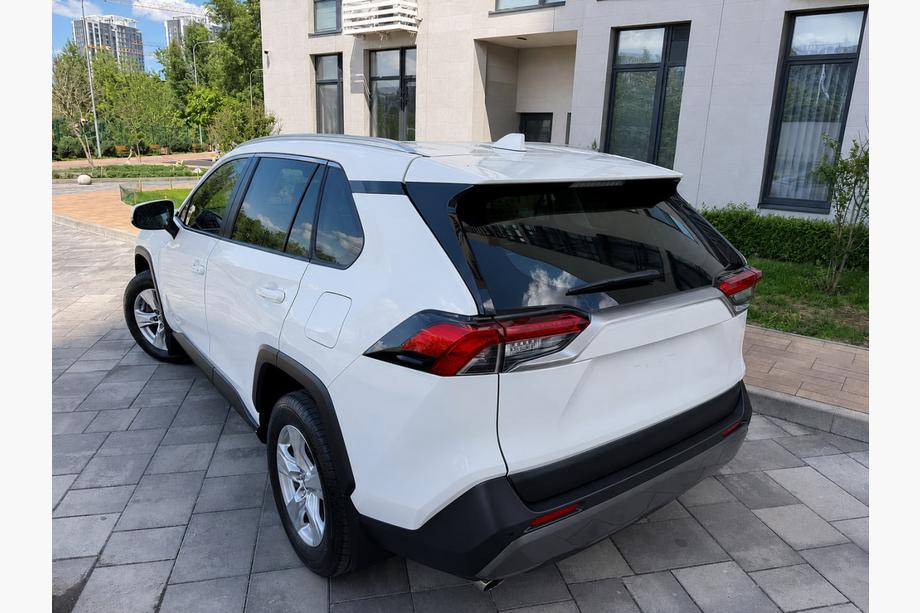 Toyota Rav 4 2019–2025 Integrētie jumta reliņi pelēki OEM V2 (Alumīnijs) Foto 2