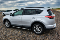 Toyota Rav 4 2019–2025 Melni OEM jumta reliņi (alumīnijs) foto 1