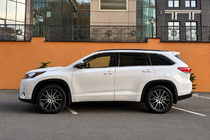 Toyota Highlander 2013–2019 Integrētie jumta reliņi melni OEM (ABS plastmasa) foto 2