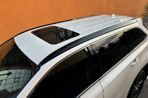 Toyota Highlander 2013–2019 Integrētie jumta reliņi melni OEM (ABS plastmasa) foto 1