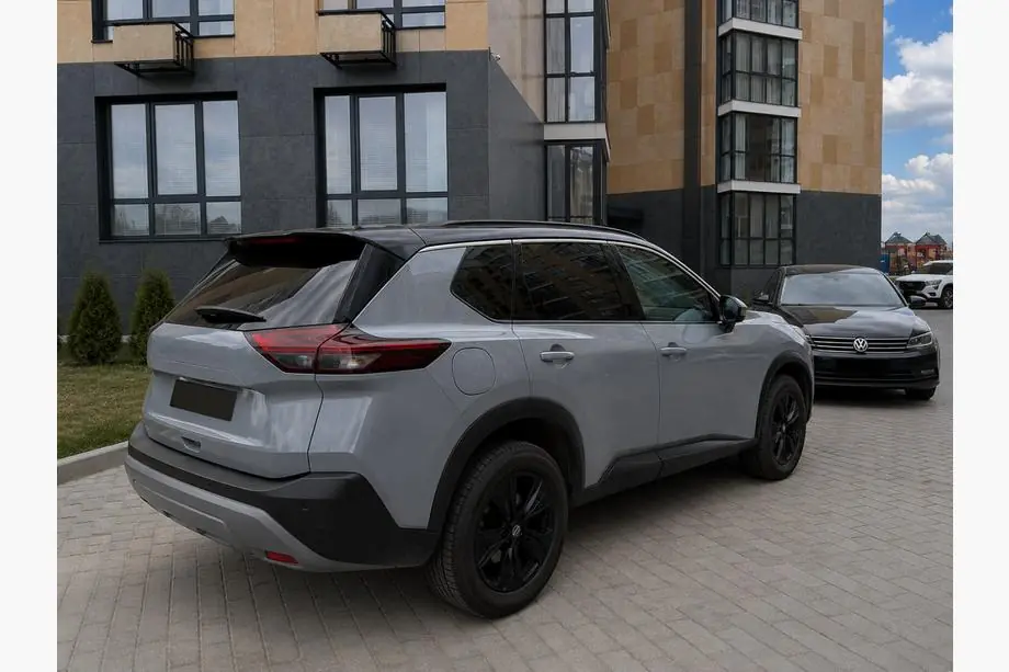 Nissan X-trail T33/Rogue 2022– Integrētās jumta reliņas melnas OEM (ABS plastmasa, stiprināšana ar skrūvēm) Foto 2