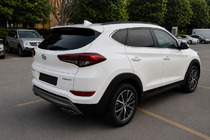 Hyundai Tucson TL 2016–2021 Integrētās jumta reliņas, melnas OEM (ABS plastmasa, līmējama uzstādīšana) foto 1