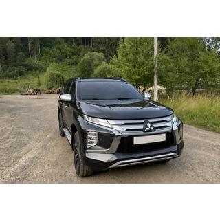 Integrētie jumta reliņi melni OEM (2019-, alumīnijs) Mitsubishi Pajero Sport 2015– foto 2