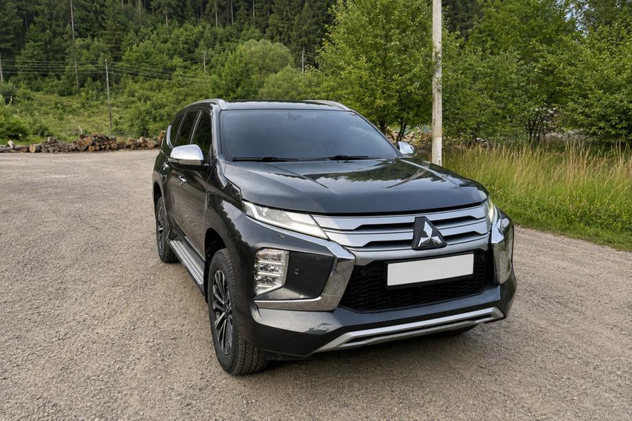Mitsubishi Pajero Sport 2015– Integrētas jumta reliņas pelēkas OEM (2019-, alumīnijs) Image