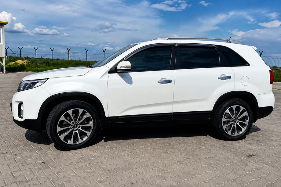 Kia Sorento II XM 2009–2014 Pelēki OEM jumta reliņi (alumīnijs, uzstādīšana ar līmi) Foto 1