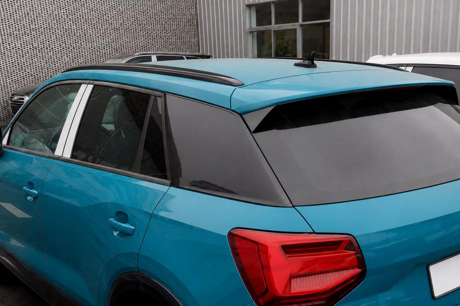 Audi Q2 2016– Integrētas jumta reliņas, melnas OEM (alumīnijs, uzstādīšana ar līmi) Image