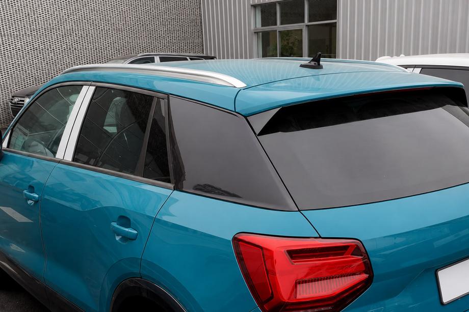 Audi Q2 2016– Integrētie jumta reliņi pelēki OEM (alumīnijs, uzstādīšana ar līmi) Image