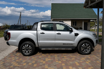 Ford Ranger 2011–2022 Melni OEM jumta reliņi (ABS plastmasa, uzstādīšana ar līmi) foto 2