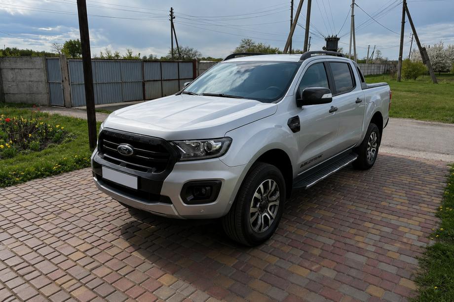 Ford Ranger 2011–2022 Melni OEM jumta reliņi (ABS plastmasa, uzstādīšana ar līmi) Image