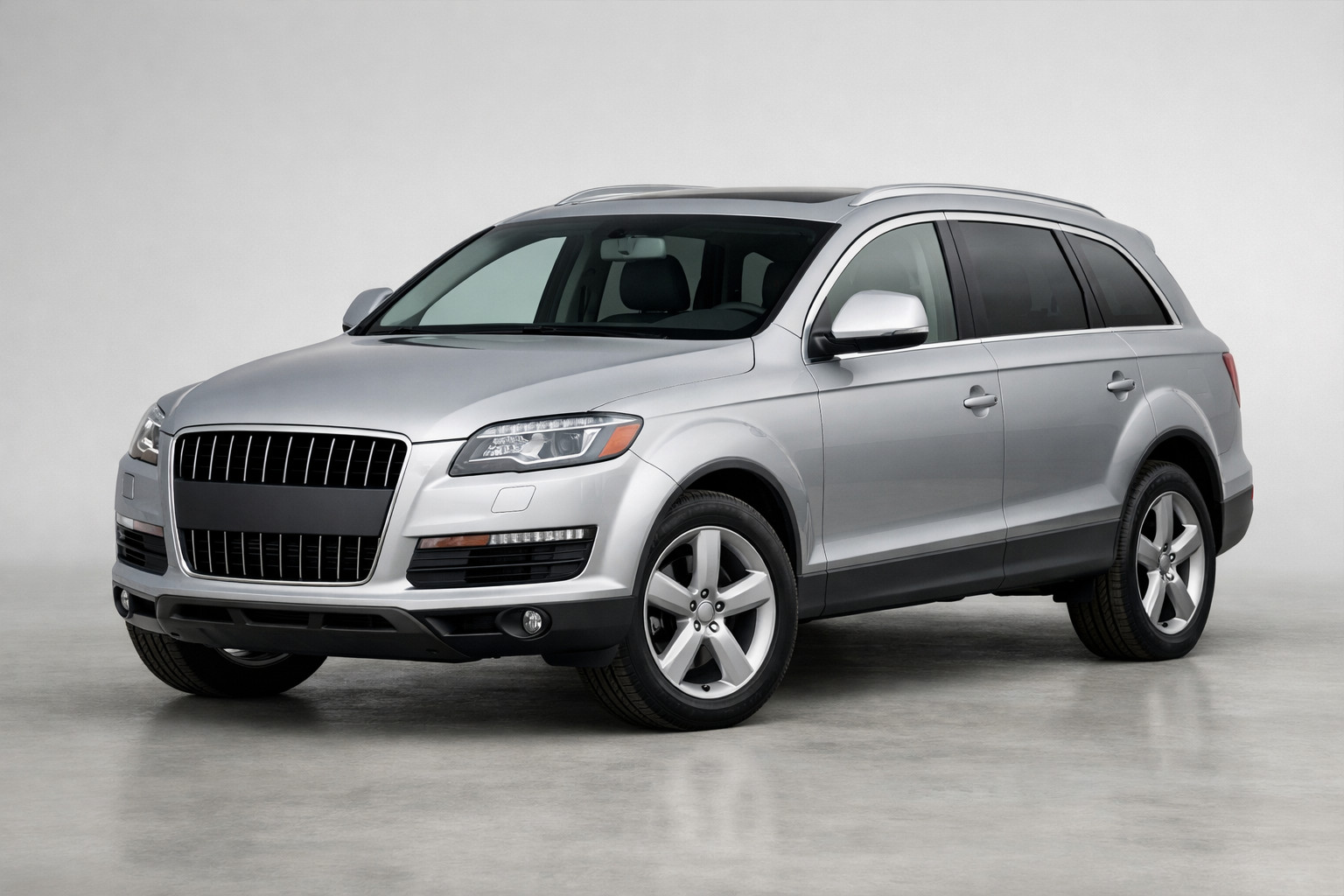 Audi Q7 2005–2015 apskats: liels ģimenes SUV bez pasakām