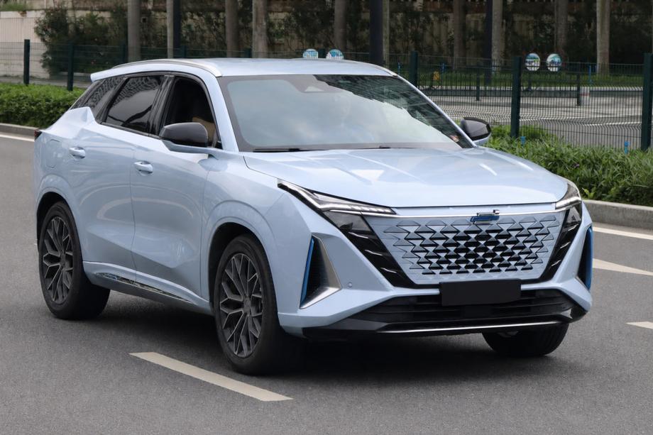 Changan UNI-Z 2022– Integrētie jumta reliņi, hromēti OEM (alumīnijs, montāža ar līmi) Foto 1