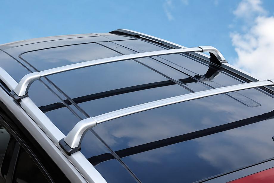 Toyota Highlander 2013–2019 Jumta bagāžnieka šķērstieņi pelēki OEM jumta reliņiem (aizslēdzami ar atslēgu, alumīnijs) Foto 1