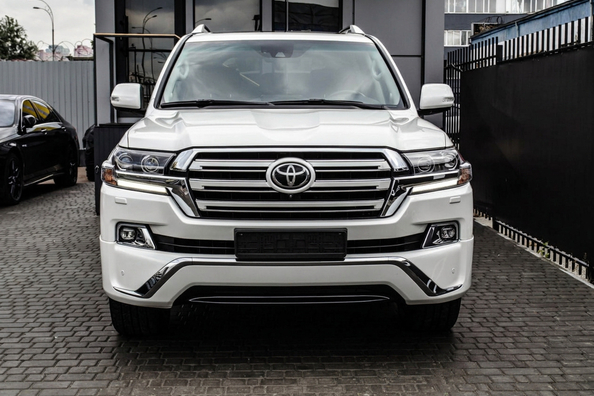 Cik patiesībā maksā pilns Toyota Land Cruiser 200 restailings?