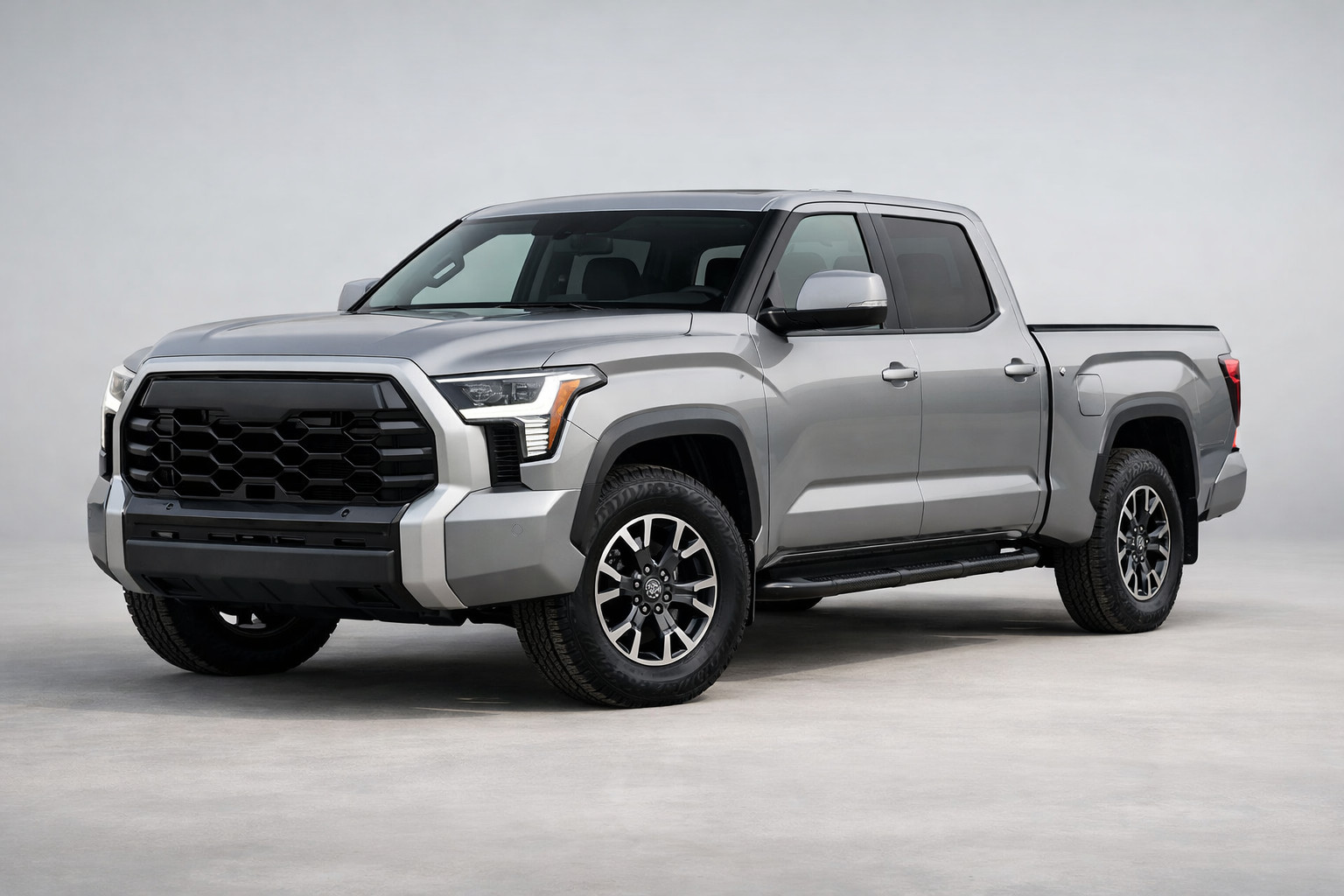 Toyota Tundra apskats: liels amerikāņu pikaps ar japāņu pieeju