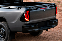 Toyota Hilux 2015– Aizmugurējie lukturi V1 (2 gab.) foto 1