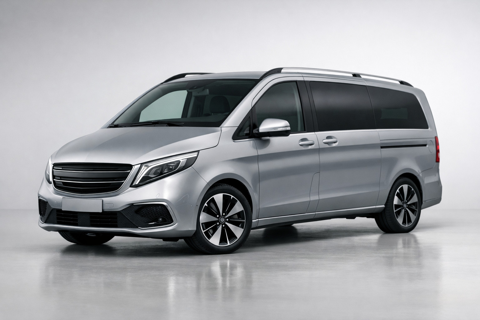 Mercedes-Benz EQV 300 apskats: elektrisks minivens biznesam un ģimenei