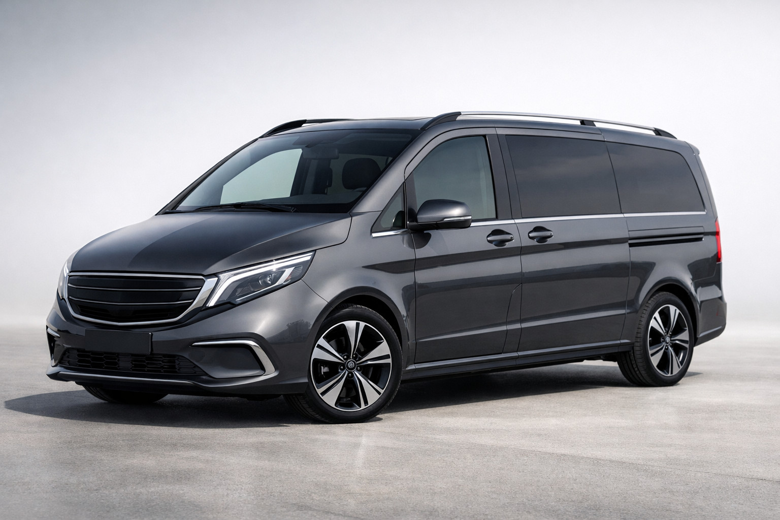 Mercedes-Benz EQV 300 apskats: elektriskais minivens biznesam un ģimenei