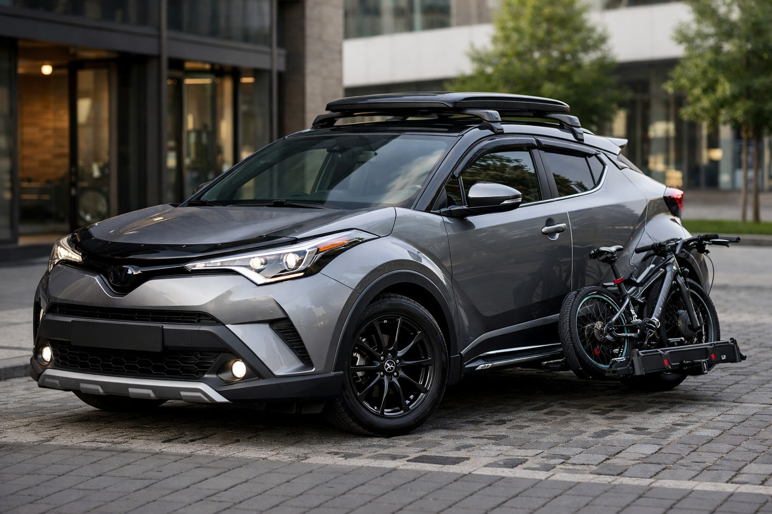 Ko uzstādīt Toyota C-HR pilsētai – bez laucinieciska tūninga
