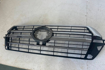 Toyota Land Cruiser 200 2007–2021 Izpārdošana Radiatora reste 2016-2021 (2019. gada dizains) Ar kameru foto 3