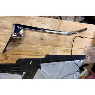 Izpārdošana luktura uzacs kreisā (1 gab., LED lukturiem) Toyota Land Cruiser Prado 150 2009–2023 foto 2