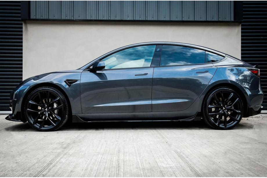 Tesla Model 3 2017– Sliekšņu uzlikas Fast (2017-2023) Image