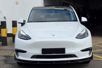 Tesla Model Y 2020– Priekšējā bufera uzlika (lūpa) Lip Fast (2020-2024) foto 1