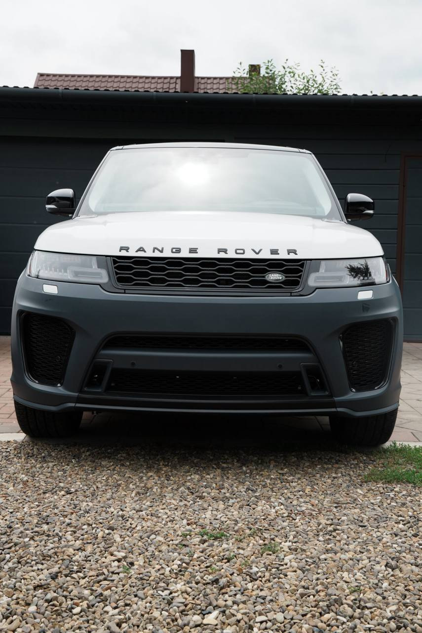 Range Rover Sport 2018 remonts un tūnings: SVR priekšējais un aizmugurējais bamperis