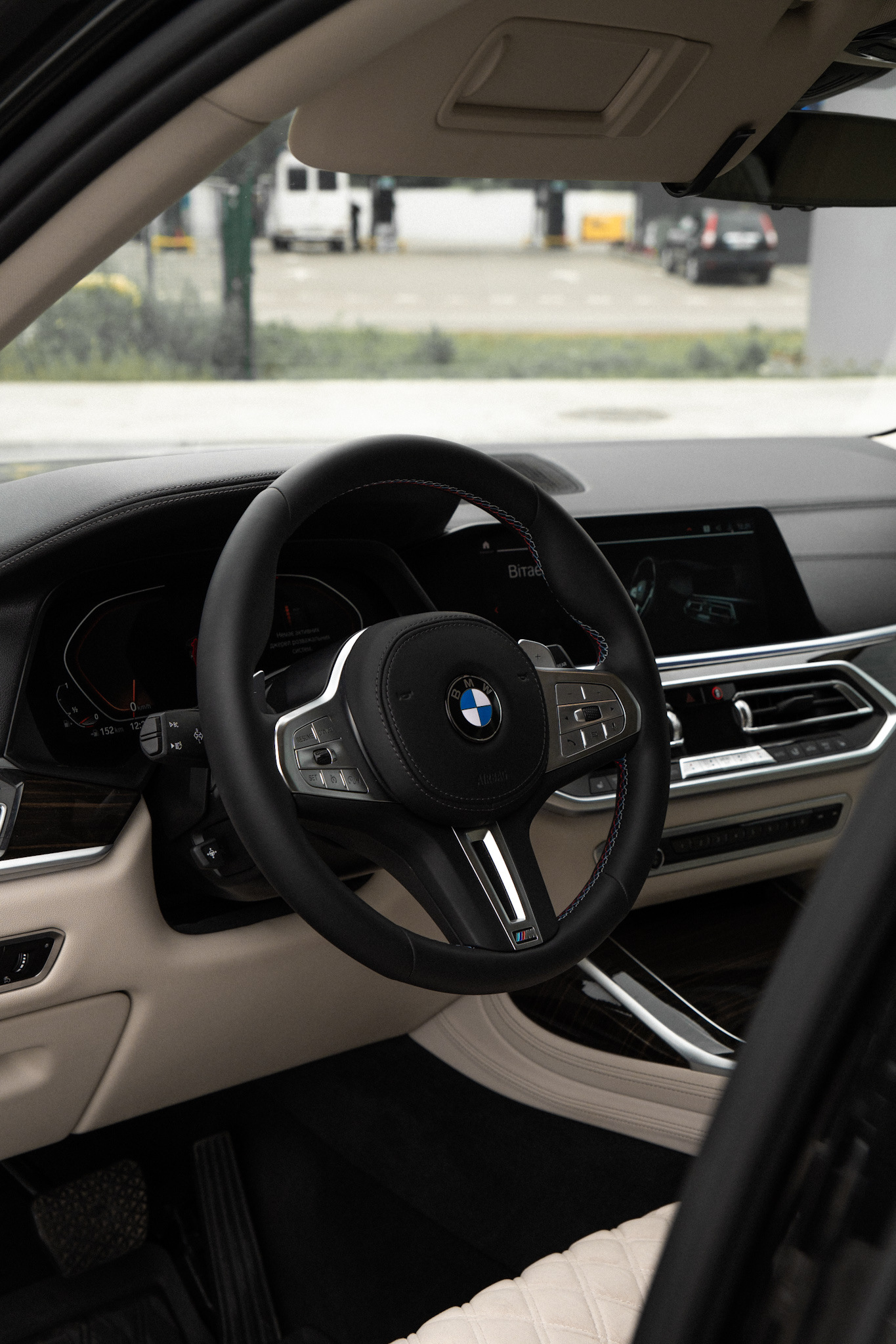 No standarta BMW X7 G07 līdz M-Sport: paveiktie darbi un rezultāts