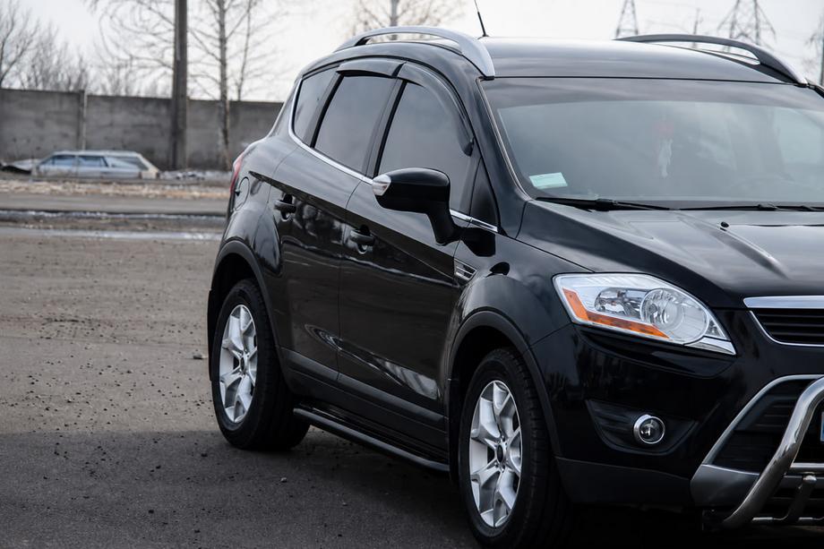 Ford Kuga 2008–2013 Sānu pakāpieni Premium (2 gab., nerūsējošais tērauds) Black 60 mm Foto 1