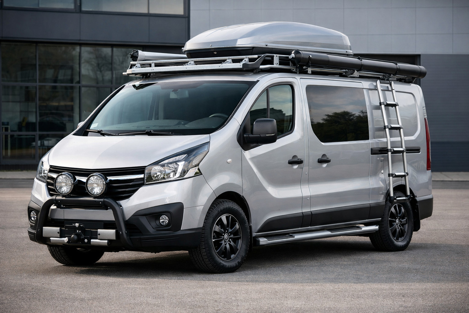 Opel Vivaro uzlabojumu pakete braucieniem starp pilsētām un piegādēm