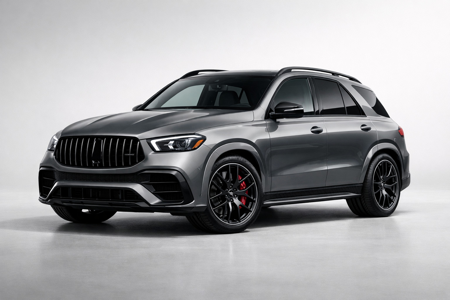 Jaunais Mercedes-AMG GLE 63 S saglabā V8: kas mainījies 2026. gadā