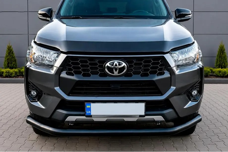 Toyota Hilux 2020: priekšējās aizsardzības uzstādīšana — mūsu darbs