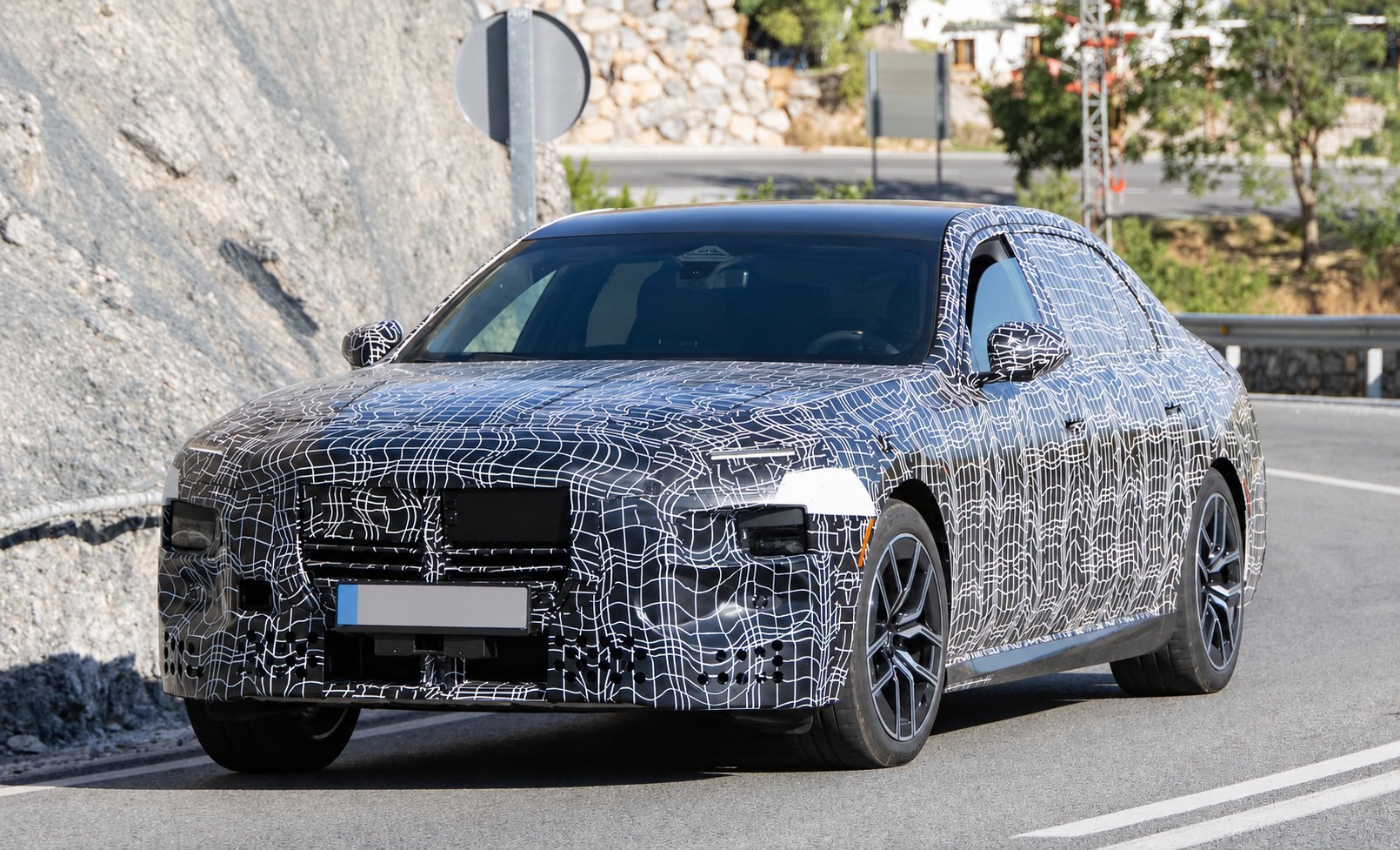 Jaunais BMW 7 Alpina Series 2027: pirmās dizaina un specifikāciju detaļas