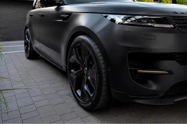 Range Rover Sport 2025 atjauninājums: stilīgu disku uzstādīšana