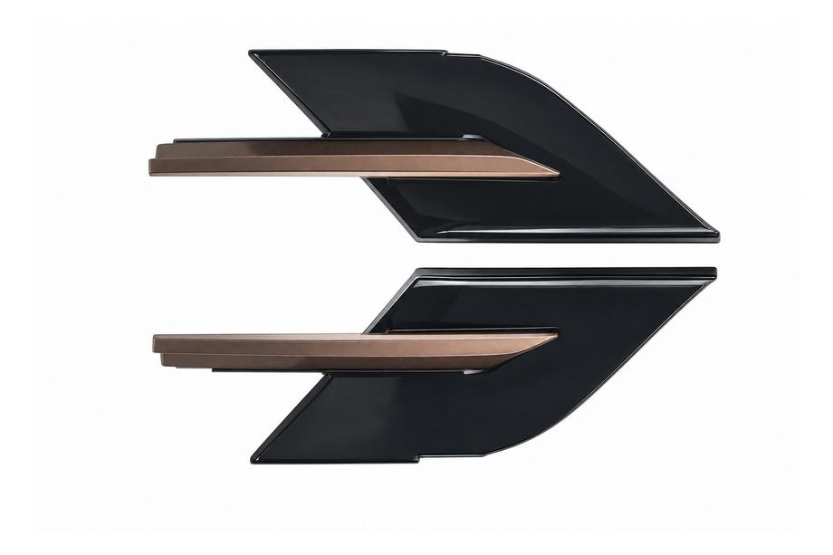 Range Rover Sport 2022– Spārna ventilācijas žalūzijas melni/zelta Image