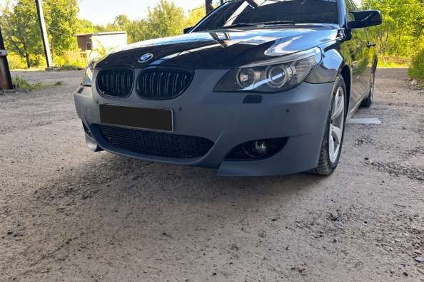 BMW E60/E61 tūnings: M5 priekšējā bampera uzstādīšana