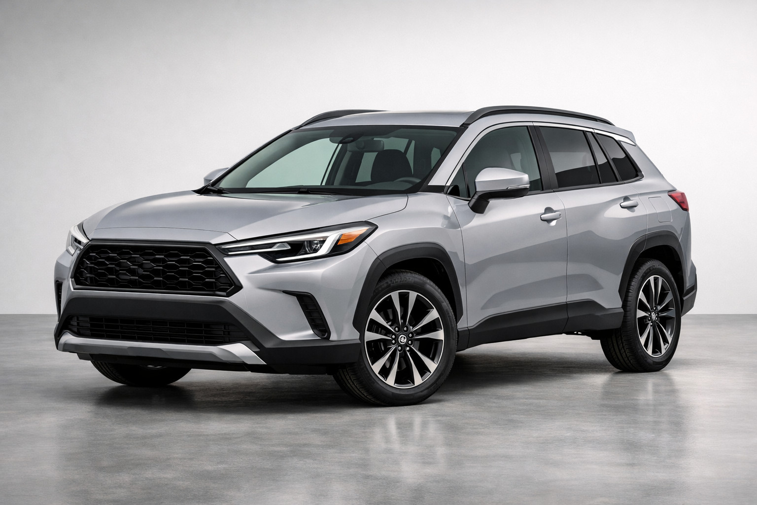 Toyota Corolla Cross 2026: atjauninātā krosovera apskats, hibrīds, specifikācija un cena