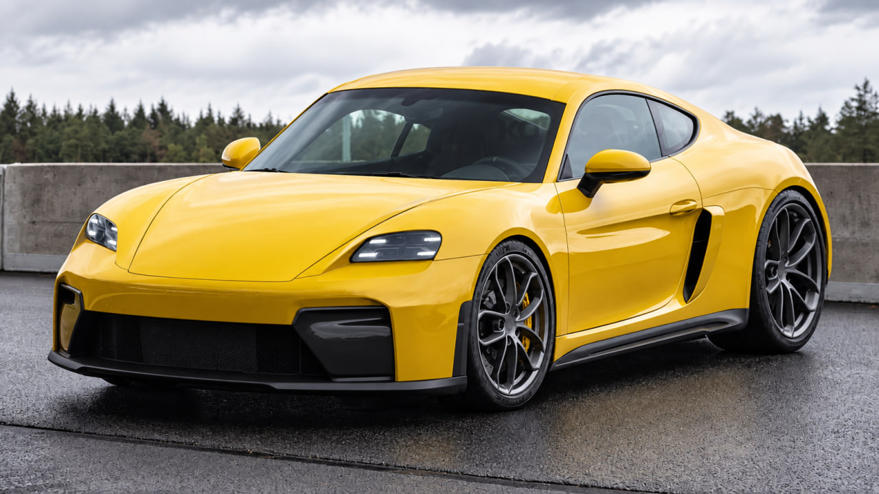 Porsche 718 EV 2027: prototips gandrīz bez maskējuma pamanīts Nirburgringā