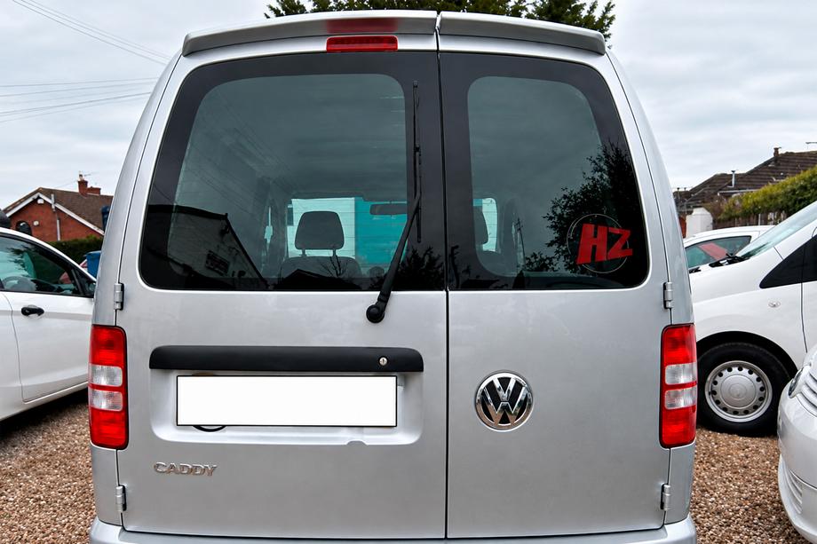 Volkswagen Caddy 2010–2015 Spoileris (2 durvju, spīdīgi melns) Image