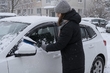 Vai ziemā logu deflektori apledo un vai tos jānoņem? foto 1