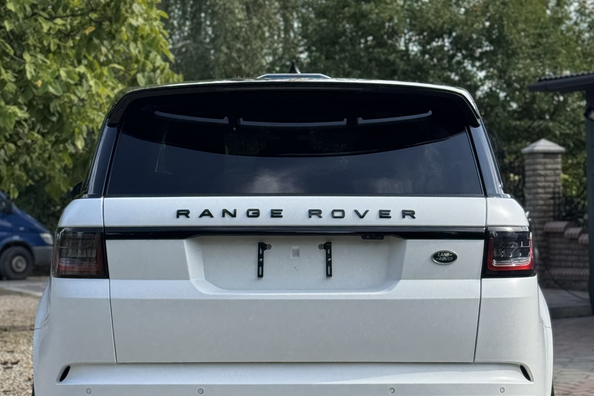 Range Rover Sport L494 2018–2022: SVR virsbūves komplekta uzstādīšana – mūsu darbi Foto 15