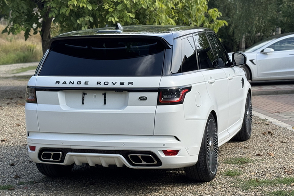 Range Rover Sport L494 2018–2022: SVR virsbūves komplekta uzstādīšana – mūsu darbi Foto 12
