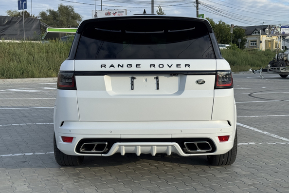 Range Rover Sport L494 2018–2022: SVR virsbūves komplekta uzstādīšana – mūsu darbi Foto 10