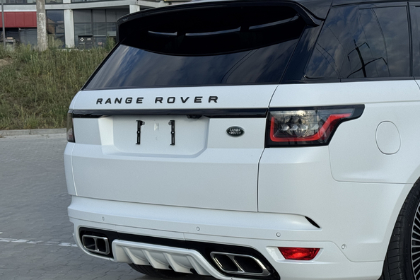 Range Rover Sport L494 2018–2022: SVR virsbūves komplekta uzstādīšana – mūsu darbi Foto 6