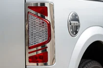 Ford Connect 2010–2013 Aizmugurējo lukturu uzlikas, variants Nr. 2 (2 gab., nerūsējošais tērauds) foto 1