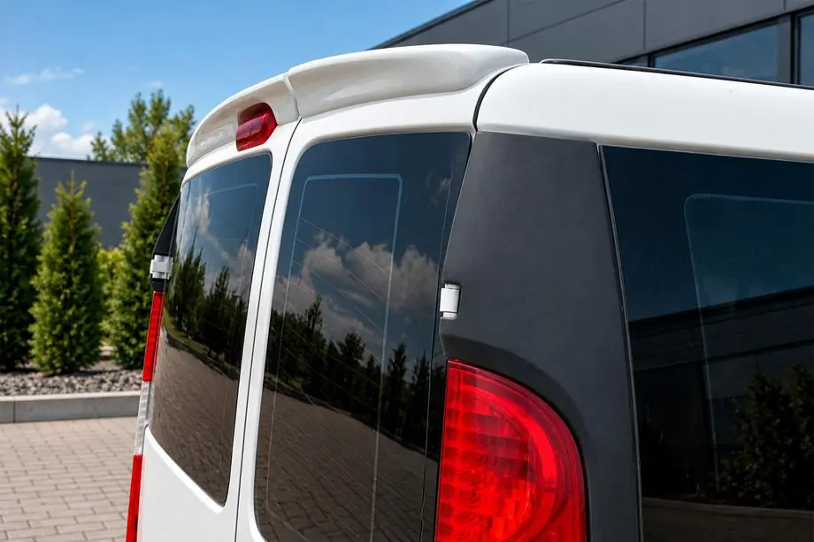 Fiat Doblo I 2005–2010 Anatomic spoileris ar ātrās fiksācijas stiprinājumiem (krāsošanai) Image