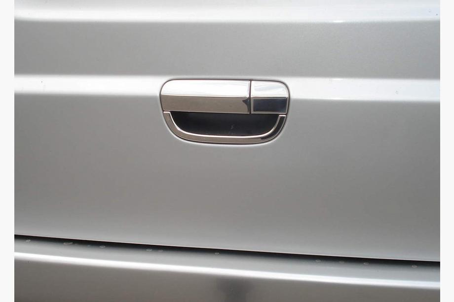 Mercedes Vito W639 2004–2014 Aizmugurējā roktura uzlika (nerūsējošais tērauds) OmsaLine – itāļu nerūsējošais tērauds Image