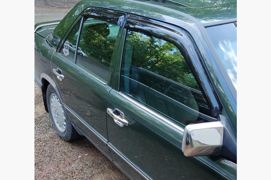 Mercedes E-klase W124 1984–1997 Logu apmales (4 gab., nerūsējošais tērauds) Foto 2