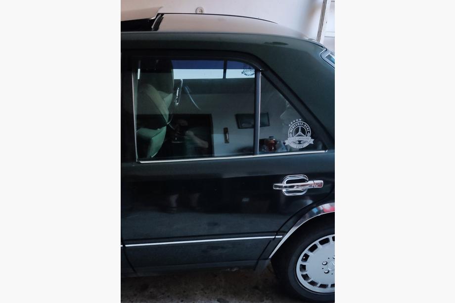 Mercedes E-klase W124 1984–1997 Logu apmales (4 gab., nerūsējošais tērauds) Foto 4